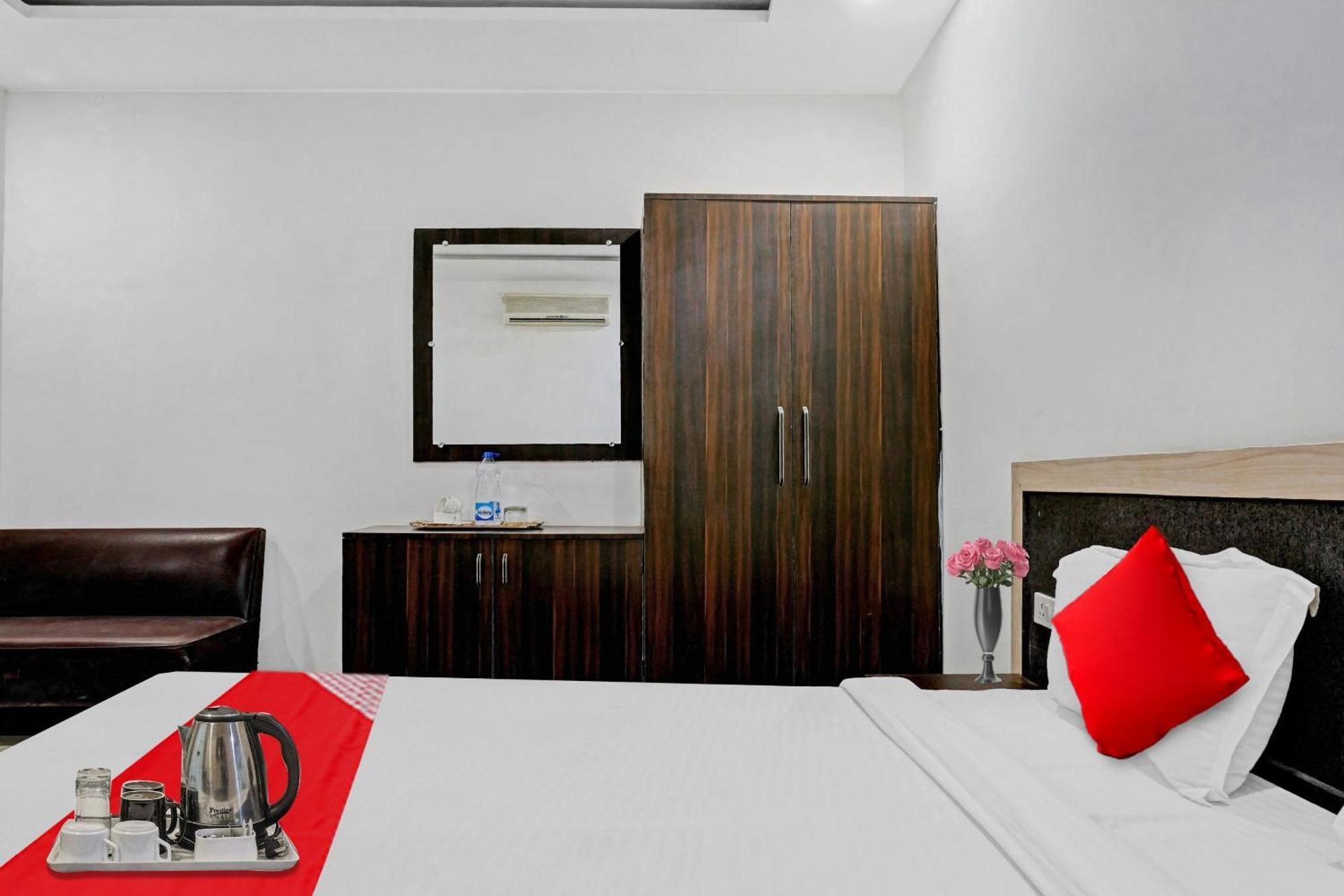 Hotel O Paradise 3*