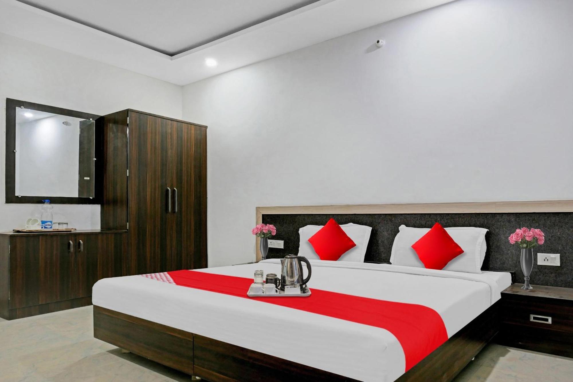 O Paradise Hotel Varanasi